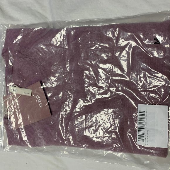 Short Sleeved Monotone Cashmere Sweater - Picture 2 of 4